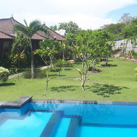Gatri Hut Hotel Lembongan Exterior foto