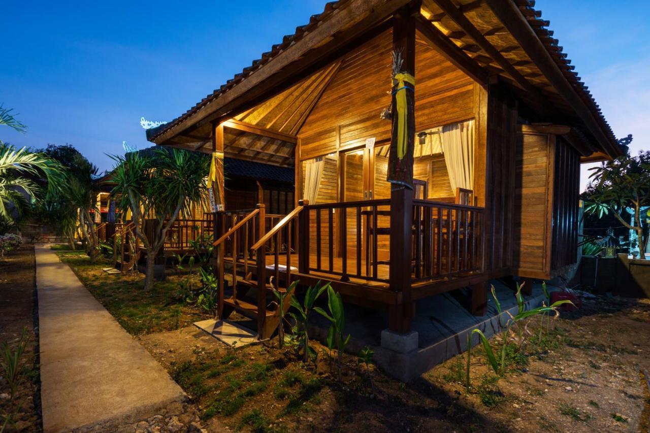 Gatri Hut Hotel Lembongan Exterior foto