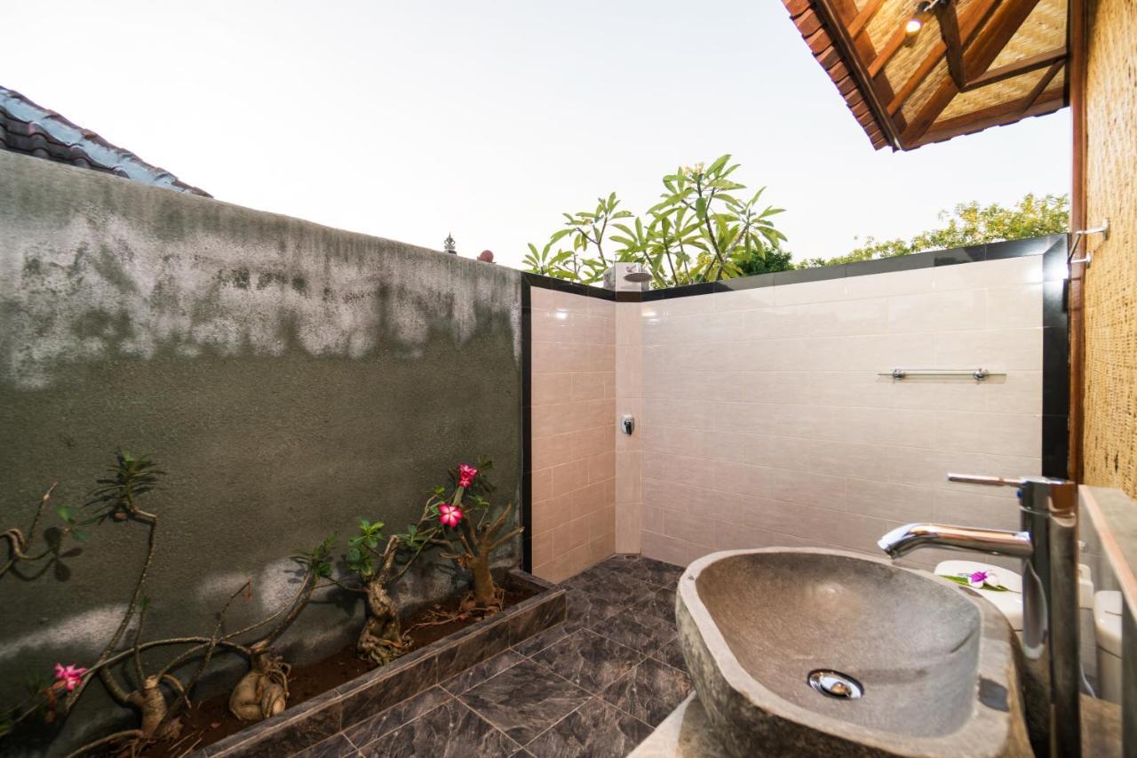 Gatri Hut Hotel Lembongan Exterior foto