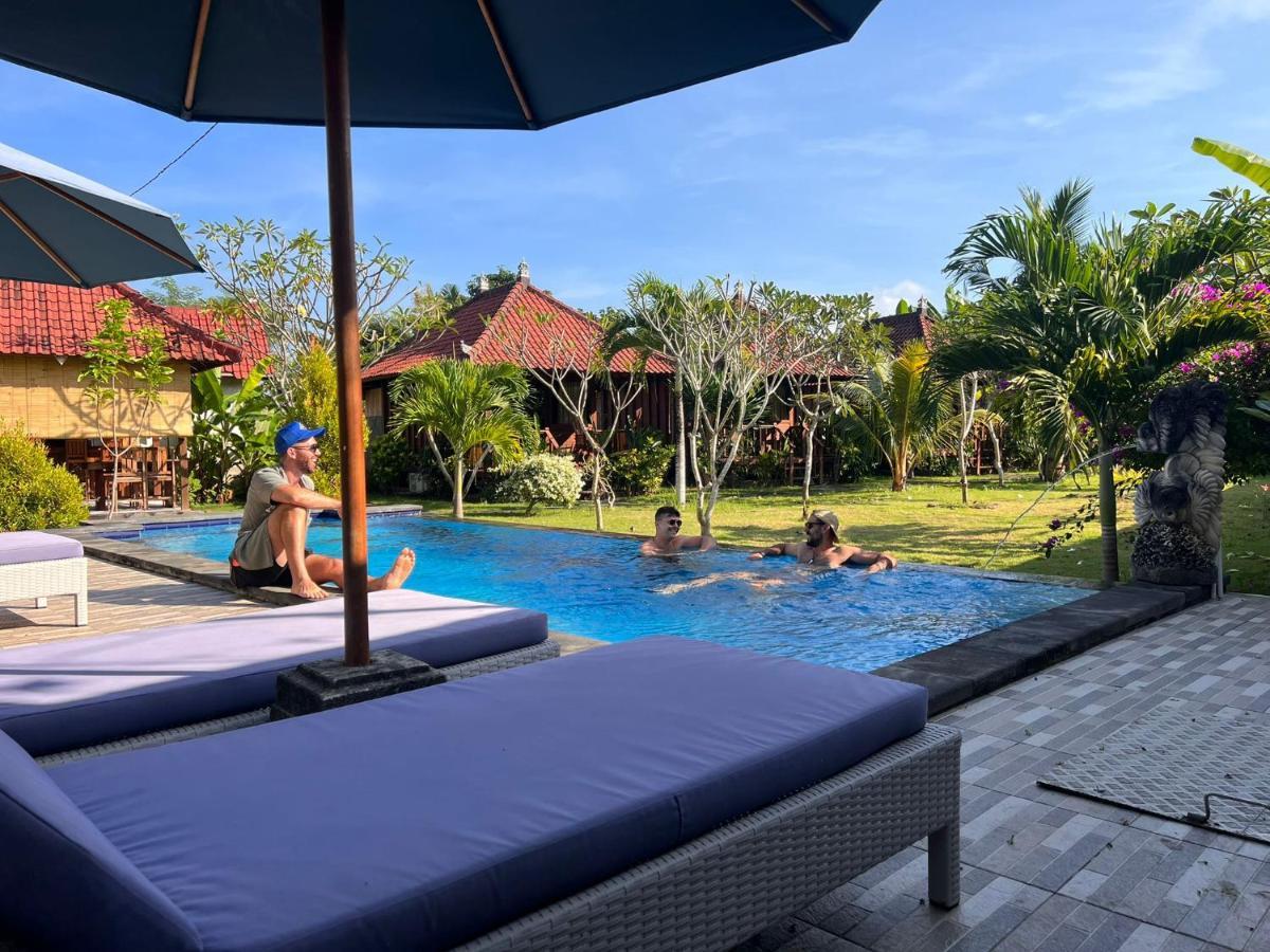 Gatri Hut Hotel Lembongan Exterior foto