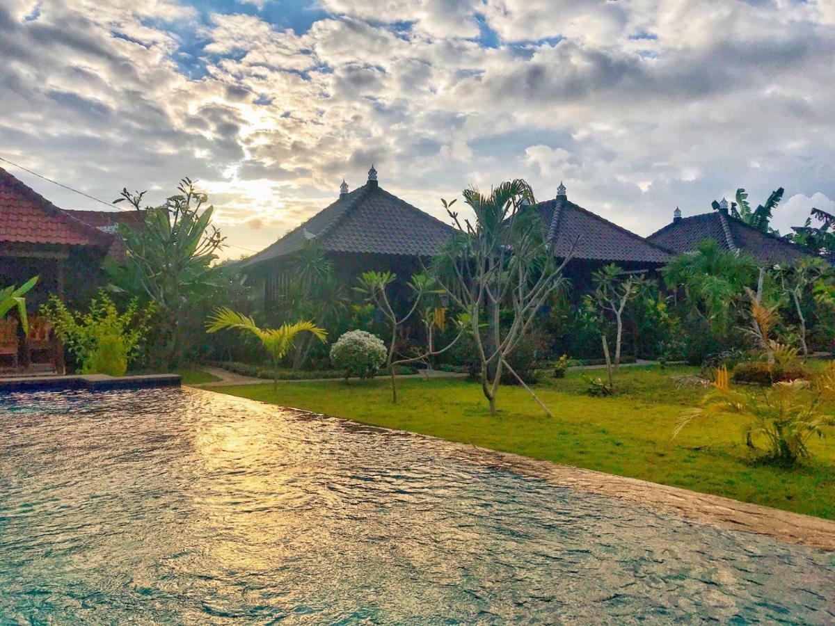 Gatri Hut Hotel Lembongan Exterior foto