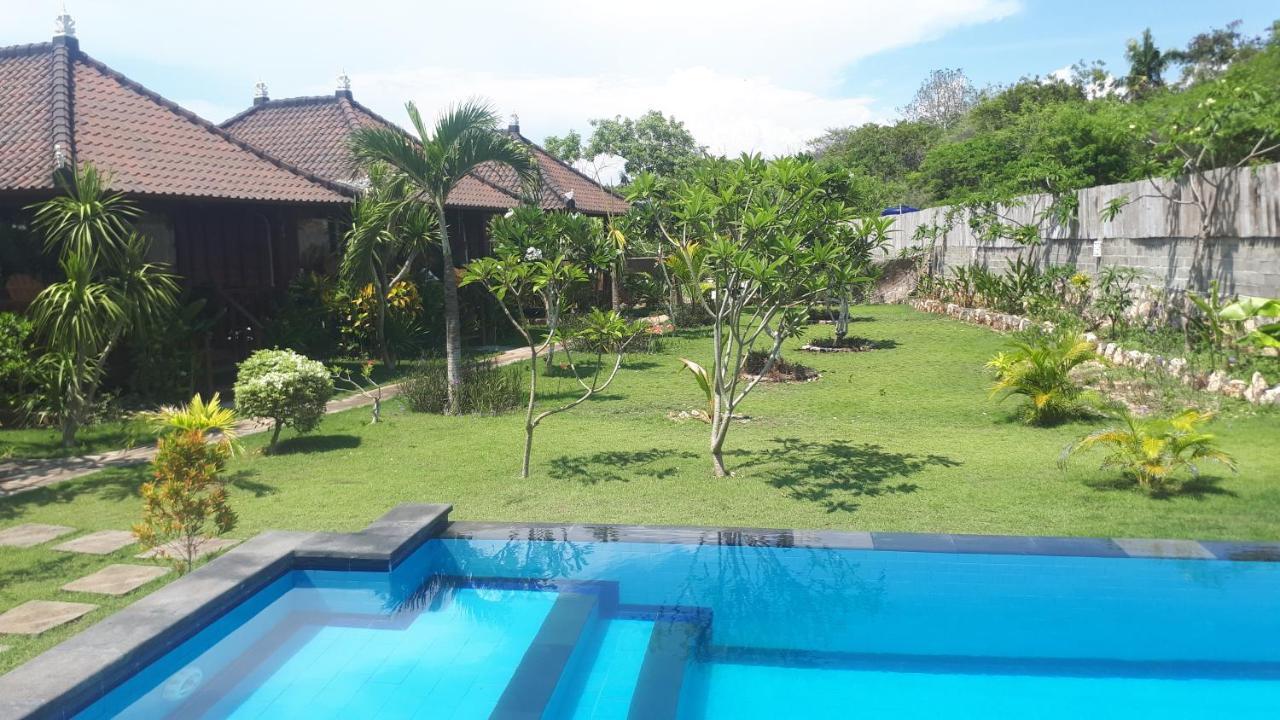 Gatri Hut Hotel Lembongan Exterior foto