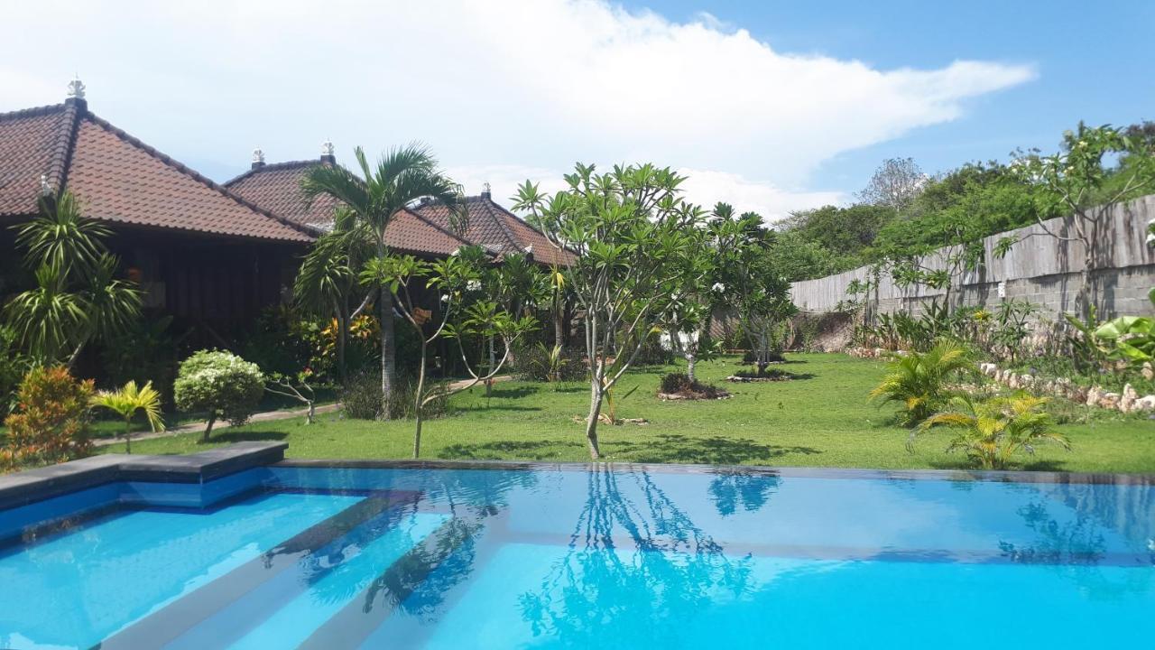 Gatri Hut Hotel Lembongan Exterior foto