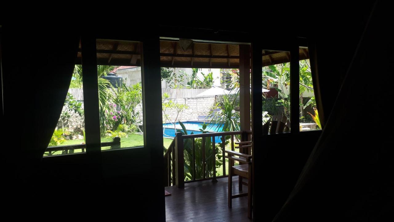 Gatri Hut Hotel Lembongan Exterior foto