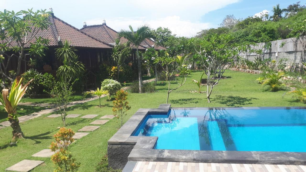 Gatri Hut Hotel Lembongan Exterior foto